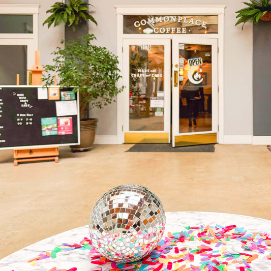 Commonplace Coffee Announces Adult Prom Event at Campus Edge Cafeport